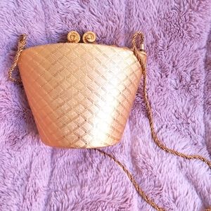 Vintage gold "basket" purse (1950s or 1960s)